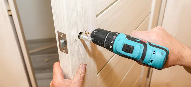 Old Door Knob Repair in Lutz, FL