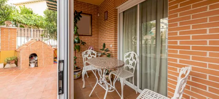 Adding Porch Enclosures To Your Home in Lutz, FL